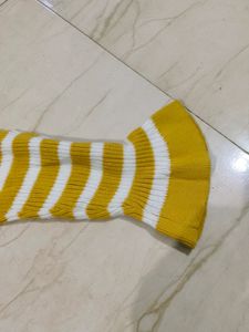 WOOLEN SWEATER