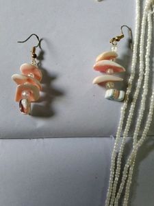 Small Moti Necklace With Two Earrings