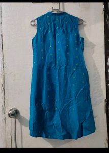 sale Blue Sleeveless kurti