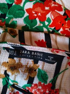 Zara Floral Top ( Yellow paint stains)