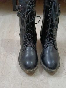 Ket importa Black Boots