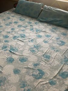 Floral fitted Bedsheet with Pillow Covers
