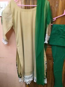 GentlyUsed Elegant Cream&amp;GreenEmbroidered KurtaSe