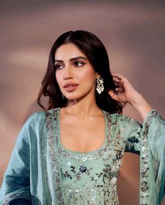 New Stayle Beautiful Pakistani Dress Inpoted Pakis