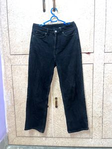 Black Straight-Leg Jeans
