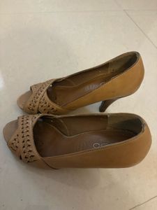 Aldo beige heels
