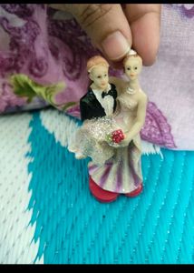 Gift Show Piece Couple Statue