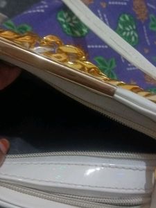 White &amp; Gold Chain Bag