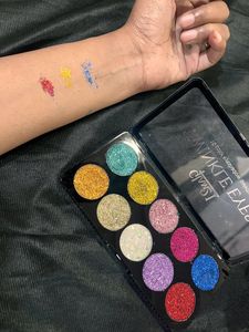 Glam21 Twinkle Eyeshadow Pallete