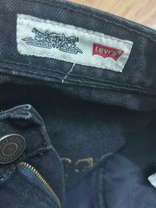 Levi&#39;s Black Denim Jeans