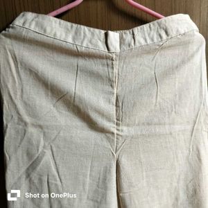 Brand new elegant white pants/legging