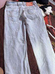 Distressed Wide Leg Jeans