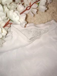 Guess Tshirt