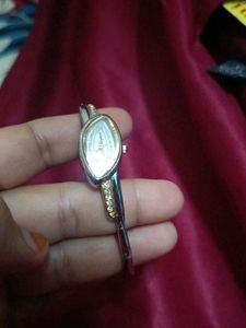 Elegant Women's kada Watch