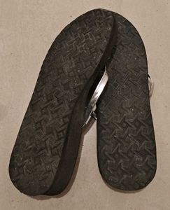 Black Flipflops For Women