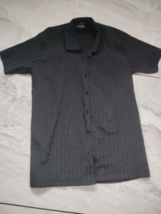 Men&#39;s Striped Casual Shirt SIZE(M)
