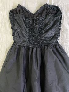 Chic Black Strapless Dress bust 34(stretchy)