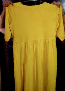 Vibrant Yellow Embroidered Kurta!!💛
