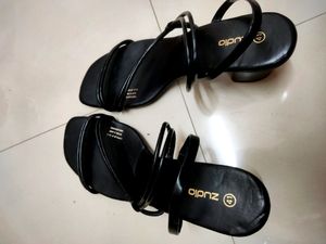 Free Delivery Brand New  Stylish Zudio Heels