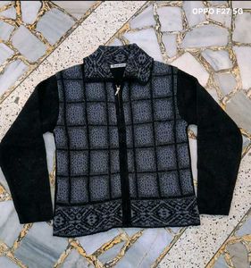 5 SWEATER @200 EACH