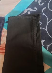 H&amp;M SKINNY BLACK JEAN🖤🖤