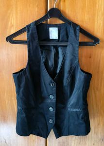 Chic Black Smart Set Vest