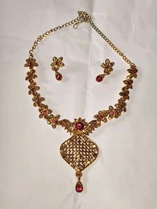 Necklace Set