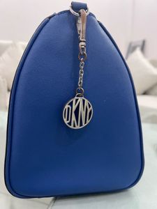 Women’s DKNY BAG LIKE NEW