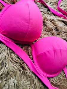Victoria&#39;s Secret Bold Pink Bikini Top👙