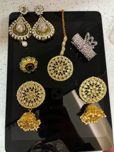 Assorted Women's Jewelry Set