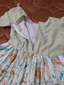Floral Dress with Cute Detail