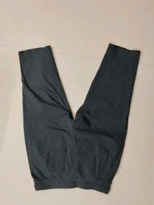 Capri Yoga Pants - Size M