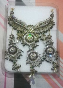 Elegant Indian Jewelry Set