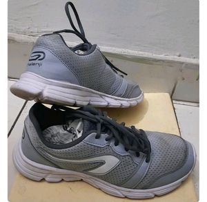 Decathlon Sports Shoes For Women