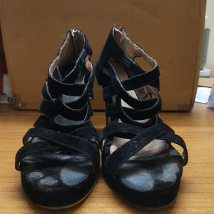 Criss Cross Black High Heels 5 Inch, Size 40, Feet Impression On The Sole Other Than That No Defects