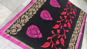 Beautiful  Black Saree😍