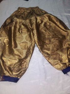 Kid Girls Hand Cut Kurti With Pyjama Golden Pant.