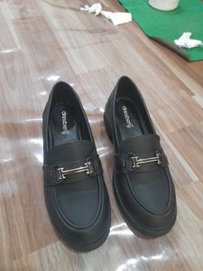 Dressbery Loafers  Selling Due To Size