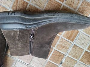 Women Boots (37 No)