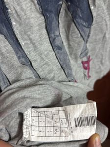 Graphic Print 3/4 Sleeve Tee