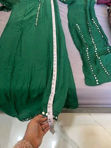 Green Kurta Set With Mirror Work