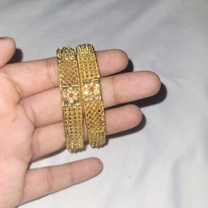 Elegant Gold-Tone Bangle Set