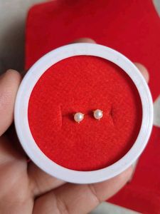 Pearl Stud Earrings Gold