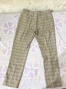 Men’s straight fit Checked Trousers – Casual