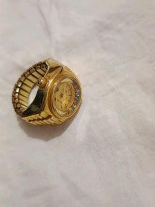 stretchable ring cum watch
