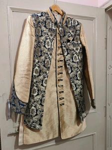 Gold Leyerd Sherwani