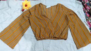 Price Drop !!! Y2K Style Top! 💛