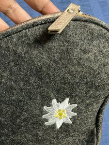 Lufthansa Grooming Kit with Bag