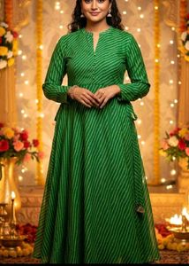 Free Delivery 🚚 Elegant Green Striped Kurti