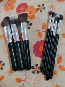 Makeup Brushes + Free Blender